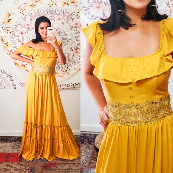 Isleña Off The Shoulder Maxi Dress - Picture 2 of 7